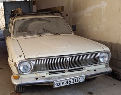 Газ 2412 автомобиль сотилади.