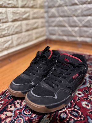 Чёрные кроссовки Vans оригинал, б/у в хорошем состоянии