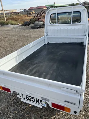 Rezina lenta Labo, shiraney , changam va boshqa yuk moshinalar bortiga