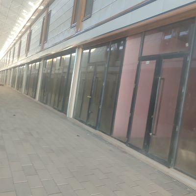 Қуйлиқ катта бозорда дўкон сотилади