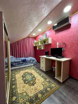 Продам дом Мирзо-Улугбекский районе 2 сотки 3 уровня