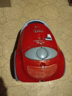 Продается пылесос Lg storm 1300W