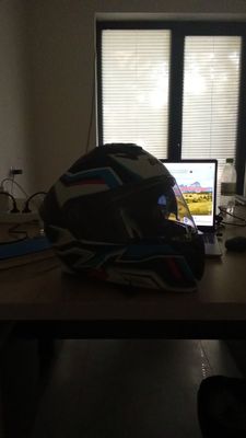 Шлем в хорошем состоянии все функционирует