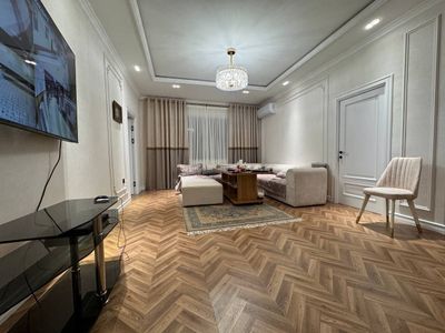 Продается двухуровневый дом на ул. Сайрам, ор-р: Буз базар, 213 м²