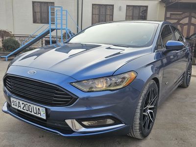 Ford Fusion Hybrid sotiladi