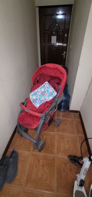 Коляска Chicco продается