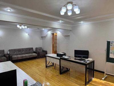 Продаю офисное помещение с площадью 171 м2.