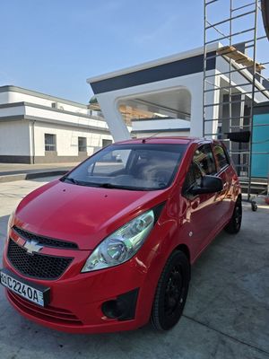 Автомобиль SPARK
