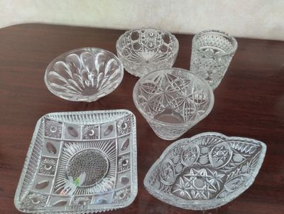 Вазы хрустальные, большие.Не использованные. Цена 40000.