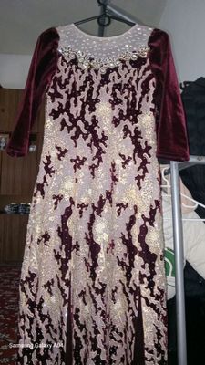 Ko'ylak birmat kiyilgan