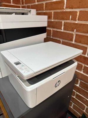 Принтер HP черно белый