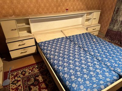 Продаю спальный гарнитур, стенку.