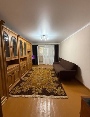 Сдаётся 2/2/4, болкон 2×6, массив Ялангач, ор-р Налоговая, 190 школа!