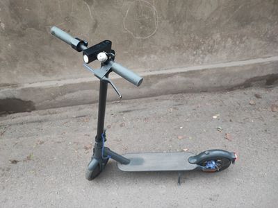 Продаётся электросамокат Xiaomi Mi Electric Scooter 3