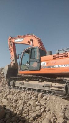 Doosan 300 гусеничный экскаватор