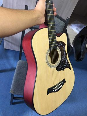 Gitara akustika full komplekt yangi sotiladi