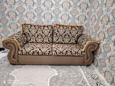 Продам почти новый диван и 2 кресла