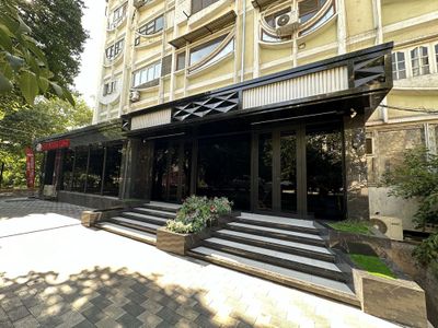 Продаётся или сдаётся нежилого помещения ор: Нукус кинотеатр