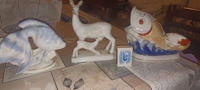 Продаю фарфоровые статуэтки