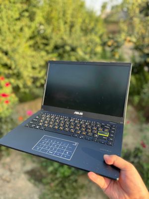 ASUS E410 /INTEL CELERON N4020/ DDR4 4GB/ SSD 256GB/ 14" HD/