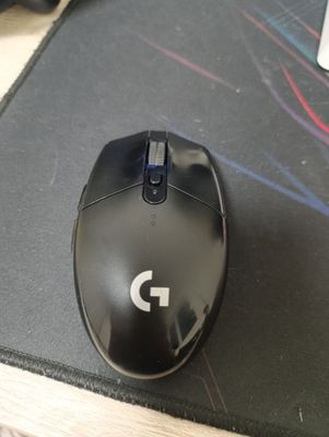 Оригинальная мышка Logitech g305.