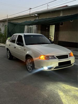 Nexia 2 DOHC sotiladi