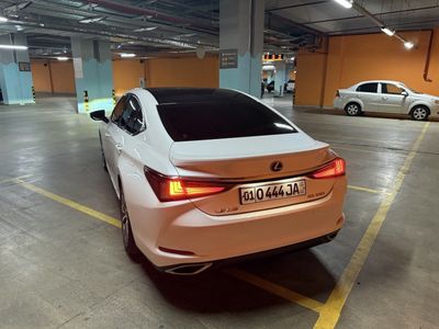 Lexsus es350 srochna sotiladi