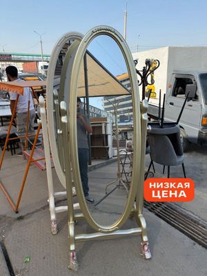 Напольное овальное зеркало 160×180 см в деревянной раме