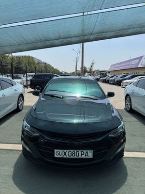 Malibu 2 turbo sotiladi kirasksi bor holati idyal murojat uchun telfon
