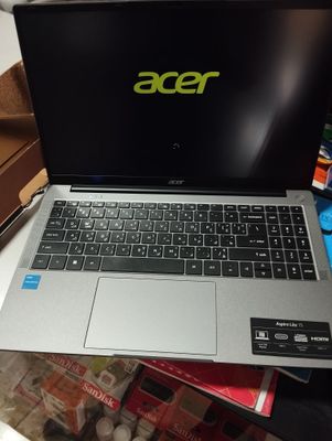 Acer yangi. Noutbuklar sotiladi