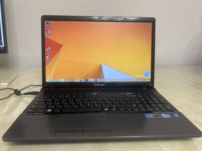 Ноутбук Samsung NP300E5C