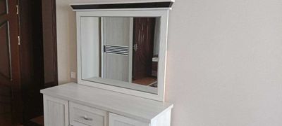Продается спальный гарнитур, почти новая