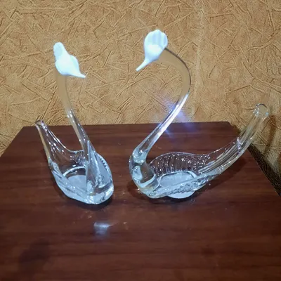 Пара декоративных, винтажных лебедей в абсолютно идеальном состоянии,