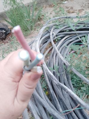 Кабель метровый.