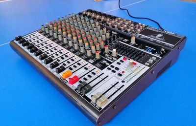 Behringer 1832 miksherniy pult sotiladi / Бененжер пульт