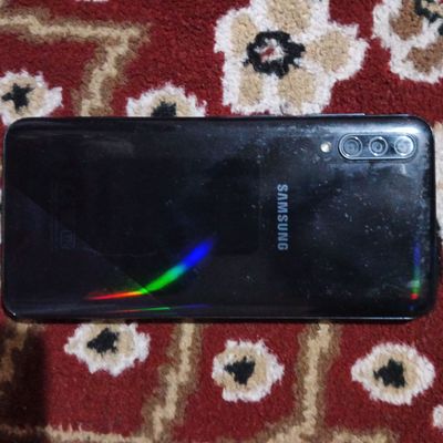 Samsung A30s sotiladi