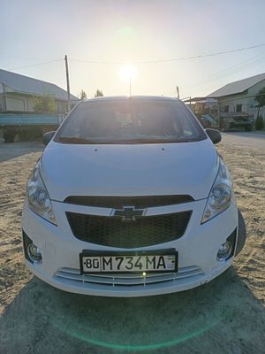 Chevrolet spark 2011 yil