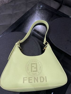 Сумка как новая Fendi