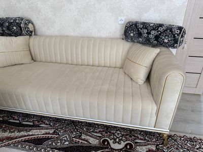 Диван yengi