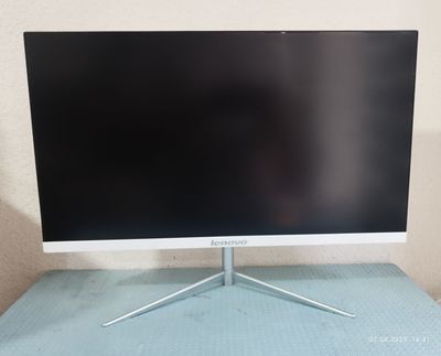 Мониторы Lenovo 22"