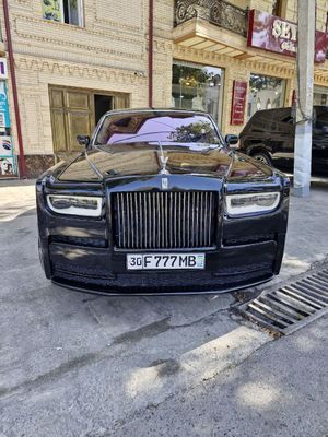 Rolls-royce phantom v idealnomsostoyanie
