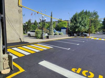 Yo’l chiziqlari avto turargohlar va piyodalar otish joyi razmetkalar