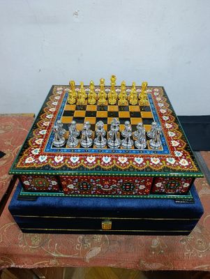 Шахматы Shaxmat 40-40 sm MDF dan yasalgan metall figurka
