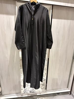 Sotiladi oq 400ming qorasi 350ming Xolati yengi
