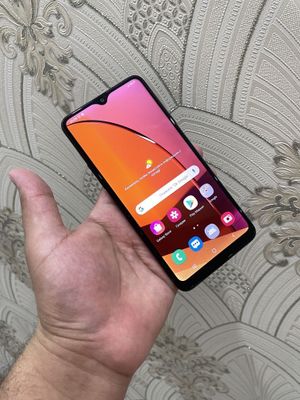 Samsung A20s Ideal holatda Aybi yoq