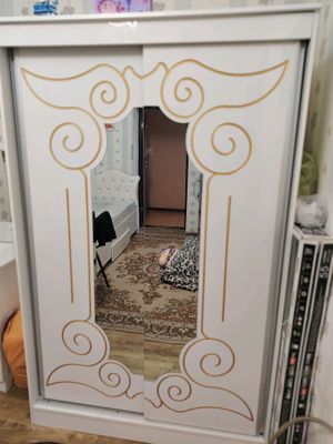 продам детский шкаф и трюмо