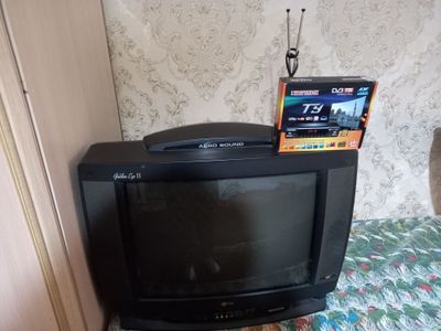 телевизор LG б/у в чётком и рабочим состоянии