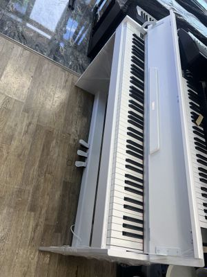 Elektronni pianina yamaha optm