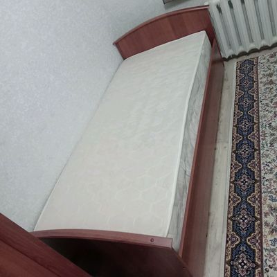 bir kishilk kravat rangi toq jigatang holati yaxwi