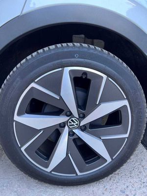 Комплект разно широких шин от Michelin Spain оригинал R20